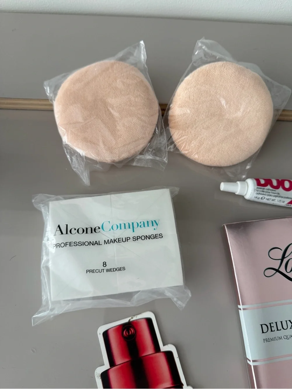 🗽Assorted Makeup Items - Self-Tanning Applicator / Clarins Eye Lift / Lash Glue